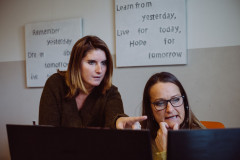 Medwerkers LBM werken samen